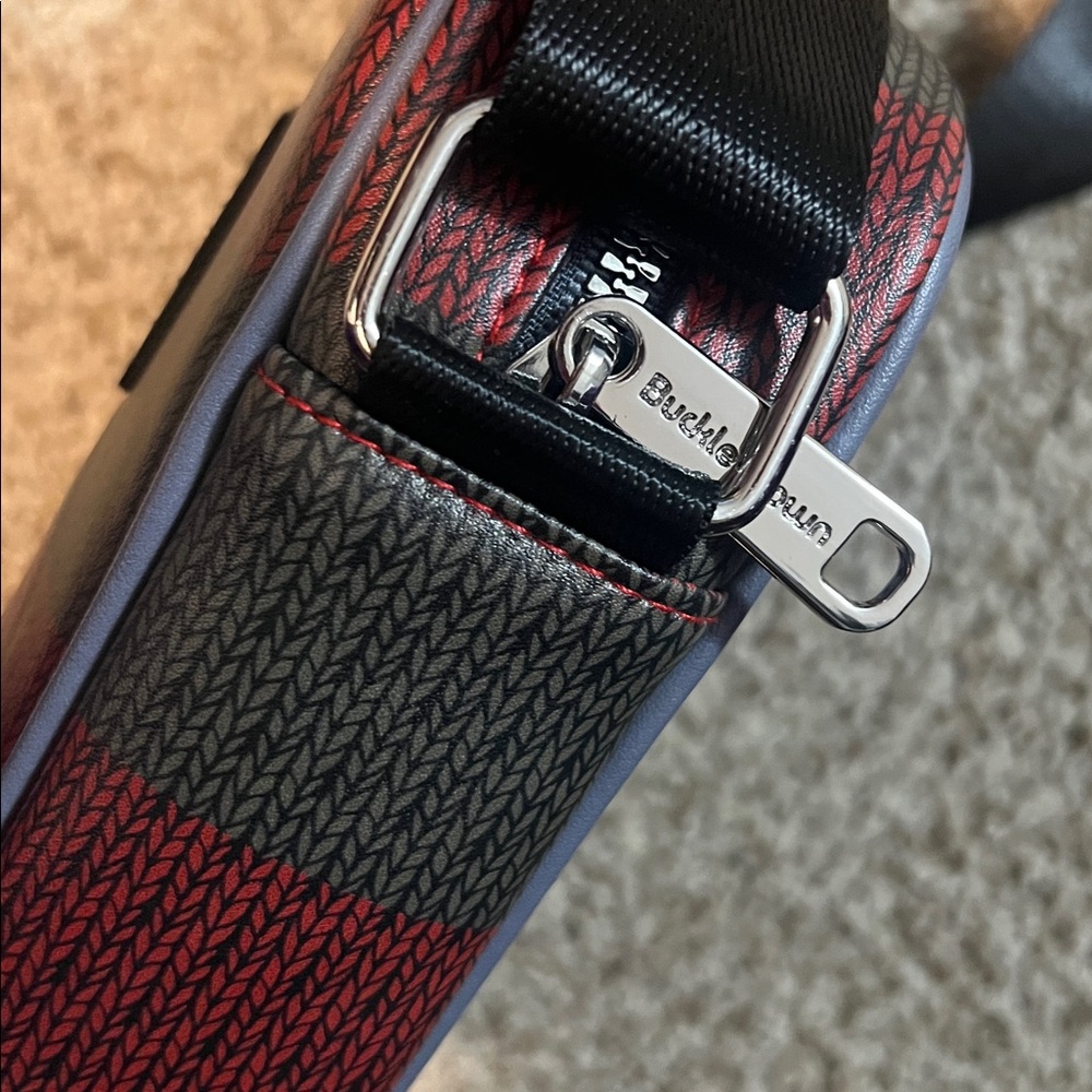 🎃 BUCKLE-DOWN Freddy Krueger Ready or Not Crossbody Bag. NWOT - Picture 6 of 10